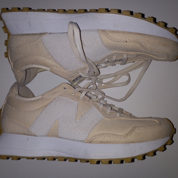 New Balance 327Macadamia Nut Rose Water White size 7.5 - Picture 1 of 7